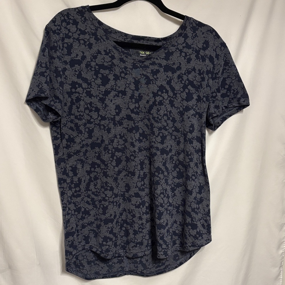 Tek Gear Athleisure Essential Gear Gray/Navy Geometric Short Sleeve Top SZ L